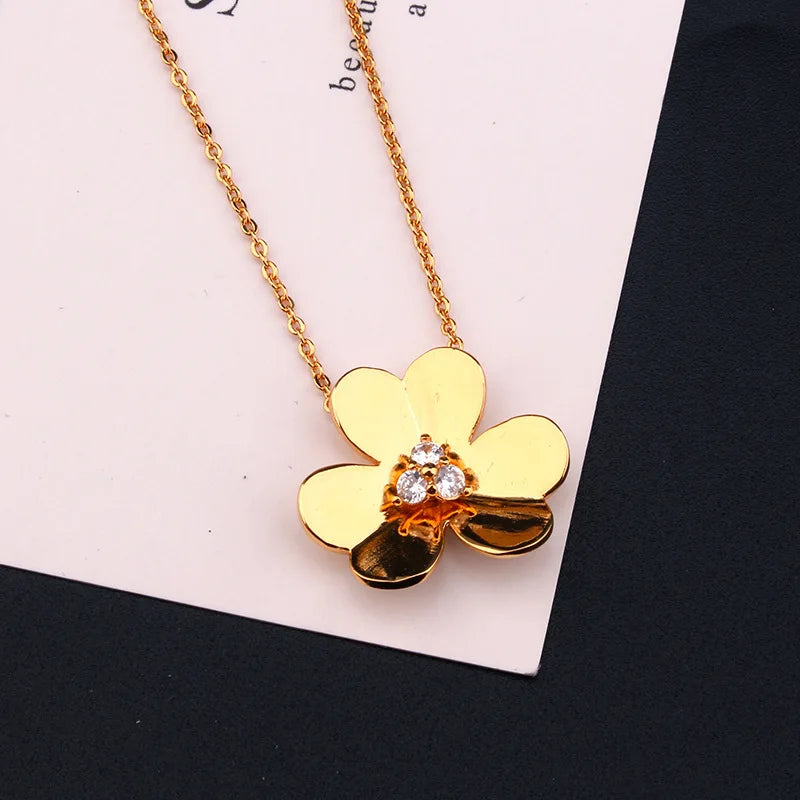 Lucky Clover Flower Pendants Necklaces