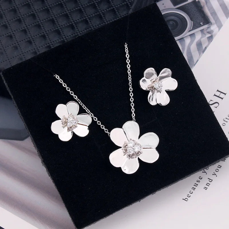 Lucky Clover Flower Pendants Necklaces