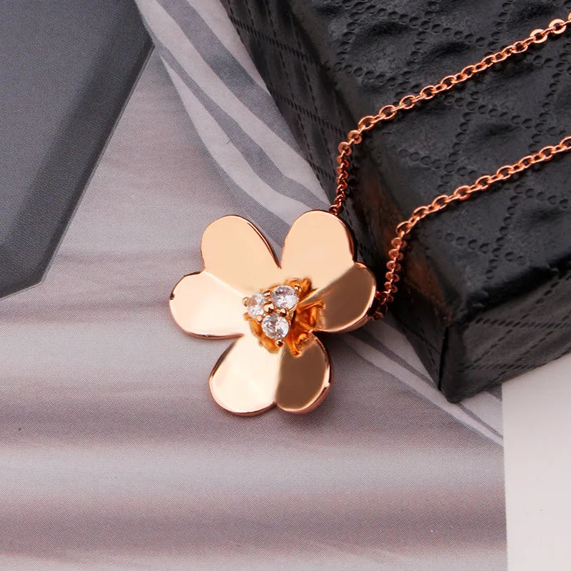 Lucky Clover Flower Pendants Necklaces