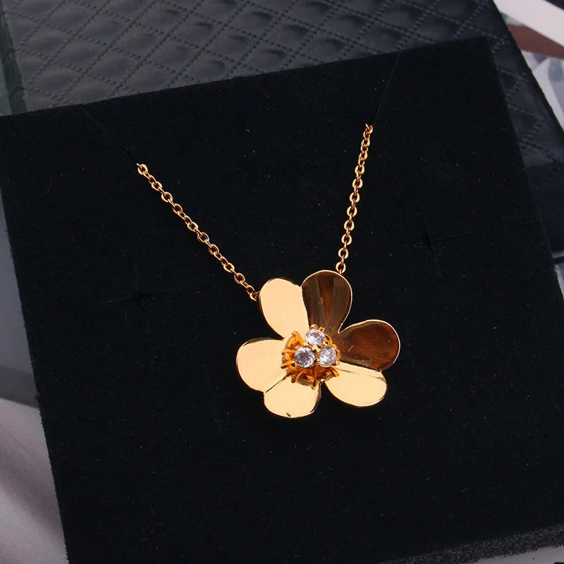 Lucky Clover Flower Pendants Necklaces