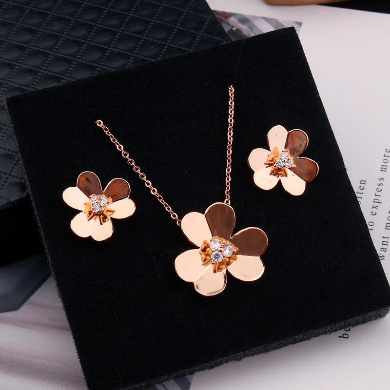 Lucky Clover Flower Pendants Necklaces