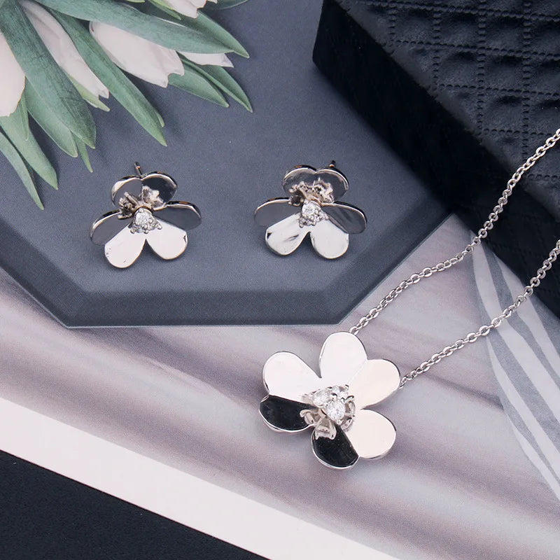 Lucky Clover Flower Pendants Necklaces