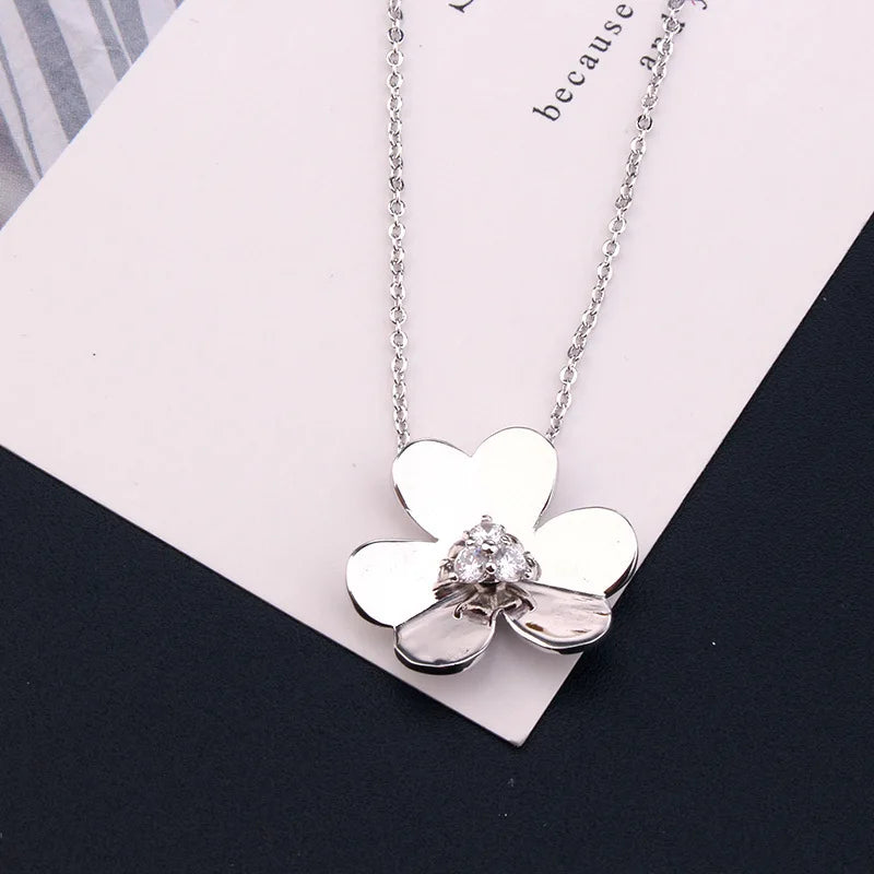 Lucky Clover Flower Pendants Necklaces